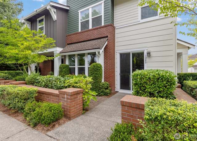 Property at 1285 NE Park Dr, Issaquah, WA 98029, 3 beds, 2.5 baths
