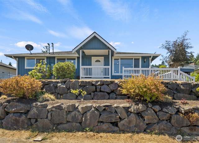 Property at 216 Bridge Way, Everett, WA 98201, 3 beds, 1.5 baths