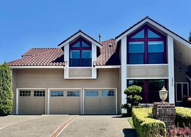 Property at 2905 16th St SE, Puyallup, WA 98374, 4 beds, 2.5 baths