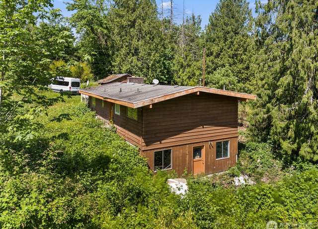 Property at 20247 SE 206th St, Maple Valley, WA 98038, 4 beds, 2 baths