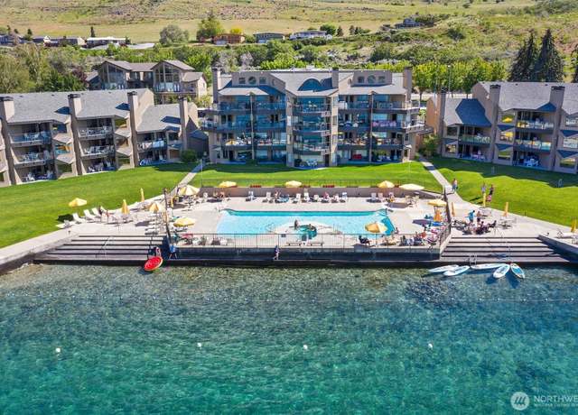 Property at 103 N Park St Unit 113/52, Chelan, WA 98816, 2 beds, 1 bath