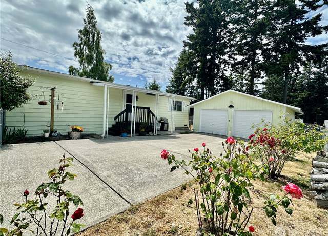 Property at 4317 Hamilton Dr, Oak Harbor, WA 98277, 2 beds, 2 baths