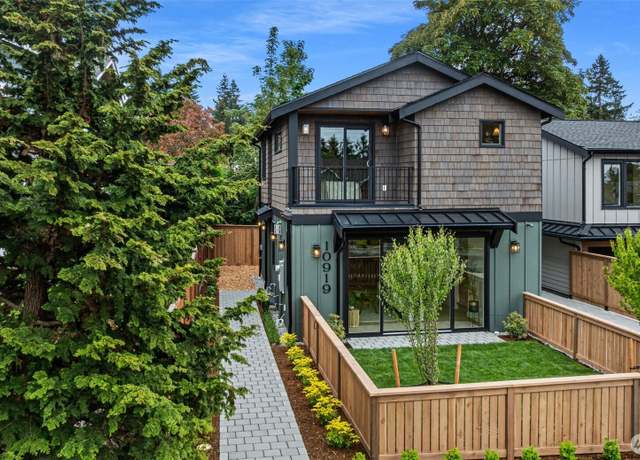 Property at 10919 NE 59th St, Kirkland, WA 98033, 2 beds, 2.5 baths