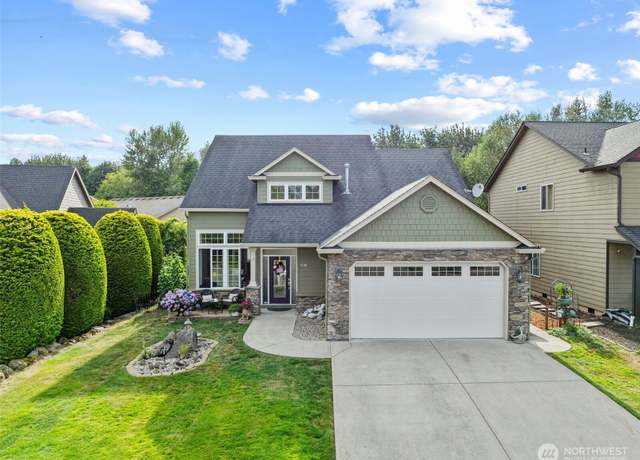 Property at 108 Peninsula Dr, Kelso, WA 98626, 3 beds, 2.5 baths