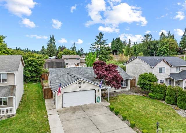 Property at 112 Stoneway Ln, Longview, WA 98632, 3 beds, 2 baths