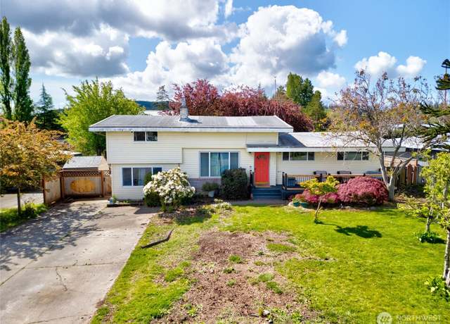 Property at 1705 36th St, Anacortes, WA 98221, 4 beds, 2 baths