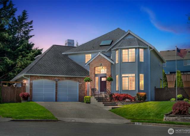 Property at 2134 24th St SE, Puyallup, WA 98372, 4 beds, 2.5 baths