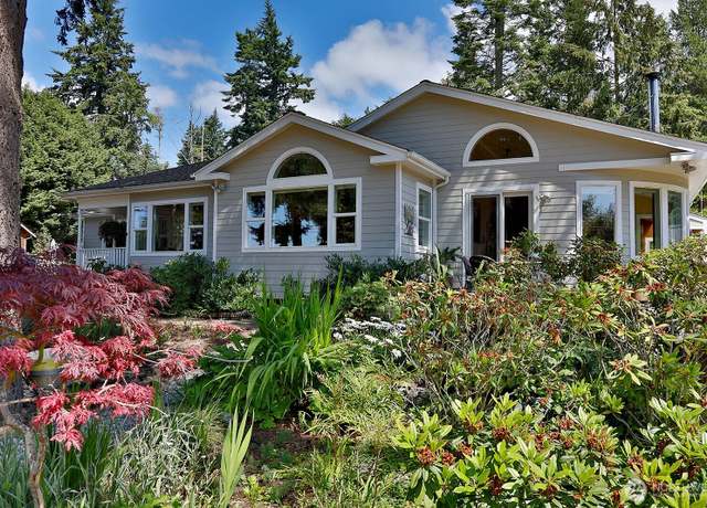 Property at 3681 Lagoon View Dr, Greenbank, WA 98253, 3 beds, 2 baths