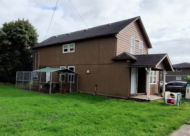 Property at 304 N E St, Aberdeen, WA 98520, 5 beds, 2 baths