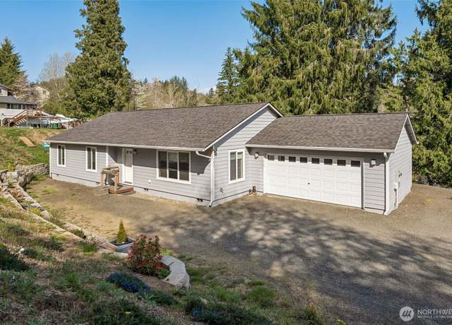 Property at 1425 Willapa St, Raymond, WA 98577, 3 beds, 2 baths