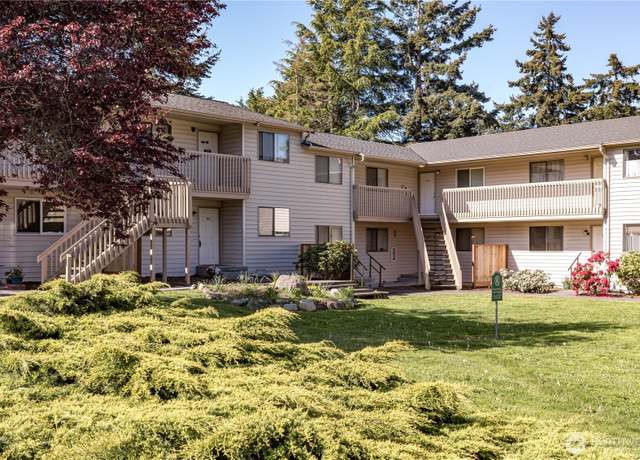 Property at 325 NE Kettle St #102, Oak Harbor, WA 98277, 2 beds, 1 bath
