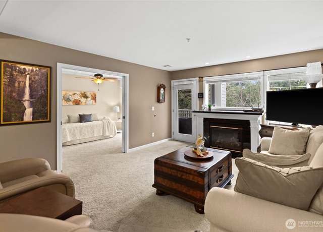 Property at 4535 Providence Point Pl SE #205, Issaquah, WA 98029, 2 beds, 2 baths