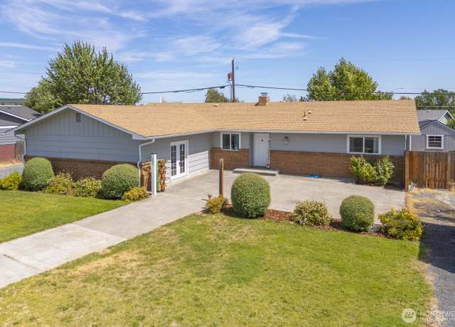 Property at 607 N Crestview Dr, Moses Lake, WA 98837, 3 beds, 2.5 baths