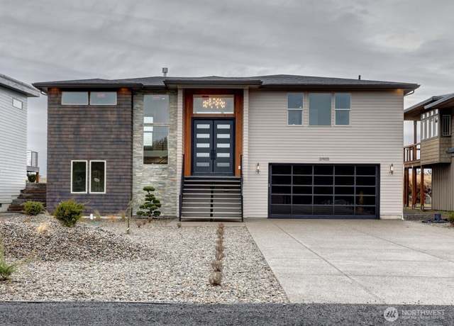 Property at 31905 G St, Ocean Park, WA 98640, 3 beds, 3 baths