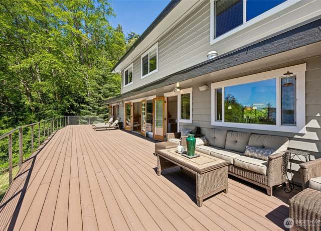 Property at 20809 Marine View Dr SW, Normandy Park, WA 98166, 5 beds, 3.5 baths