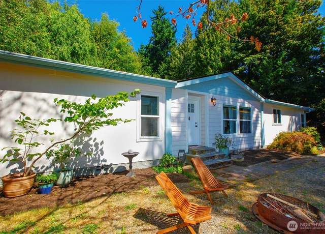 Property at 2990 NE Helm St, Bremerton, WA 98310, 3 beds, 2 baths