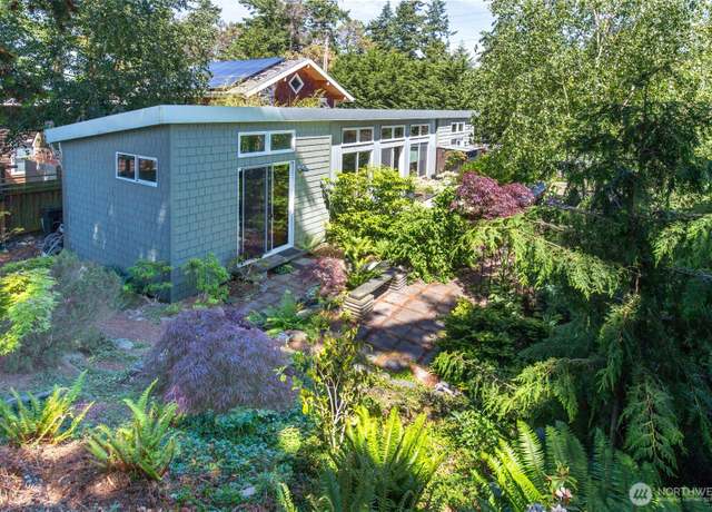 Property at 1650 Cherry St, Port Townsend, WA 98368, 2 beds, 2 baths