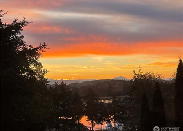 Property at 266 Quillyute Pl, La Conner, WA 98257, 3 beds, 3 baths