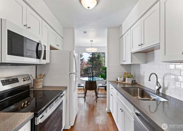 Property at 12611 NE 145th Pl Unit H81, Kirkland, WA 98034, 2 beds, 1 bath