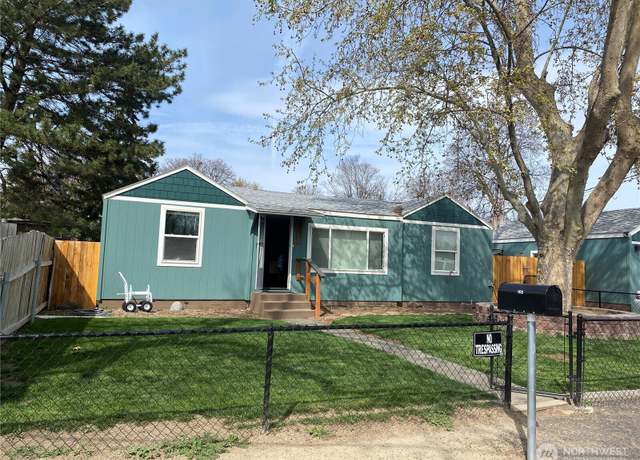 Property at 105 E 13th Ave, Kennewick, WA 99337, 2 beds, 1 bath