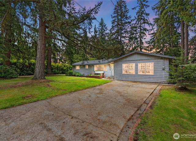 Property at 9712 126th St E, Puyallup, WA 98373, 2 beds, 2 baths