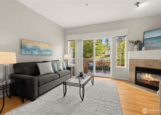 Property at 15720 Manor Way Unit E3, Lynnwood, WA 98087, 2 beds, 2.5 baths