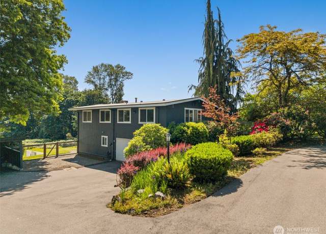Property at 14725 Broadway Ave, Snohomish, WA 98296, 3 beds, 2.5 baths