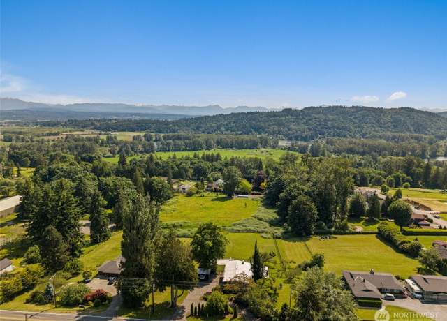 Property at 14725 Broadway Ave, Snohomish, WA 98296, 3 beds, 2.5 baths