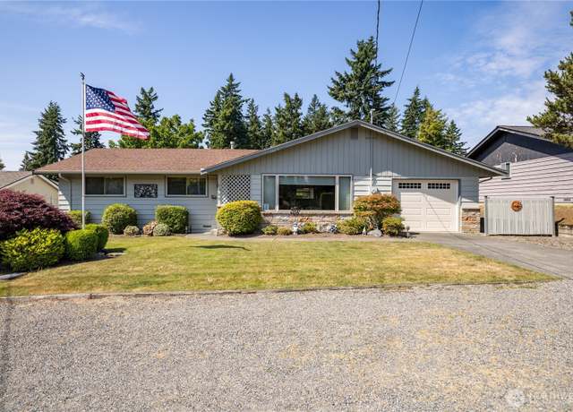 Property at 1023 E Maple St, Kent, WA 98030, 3 beds, 1.5 baths