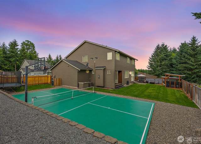Property at 19537 207th Street Ct E, Orting, WA 98360, 4 beds, 2.5 baths