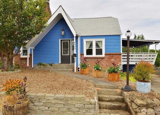 Property at 8428 S 118th St, Seattle, WA 98178, 4 beds, 2 baths