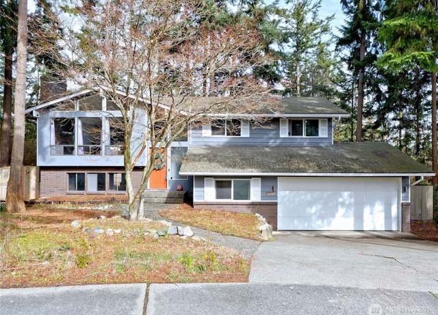 Property at 1074 SW Castilian Dr, Oak Harbor, WA 98277, 4 beds, 3 baths