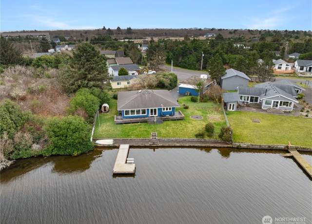 Property at 972 Texmar St SW, Ocean Shores, WA 98569, 3 beds, 2 baths