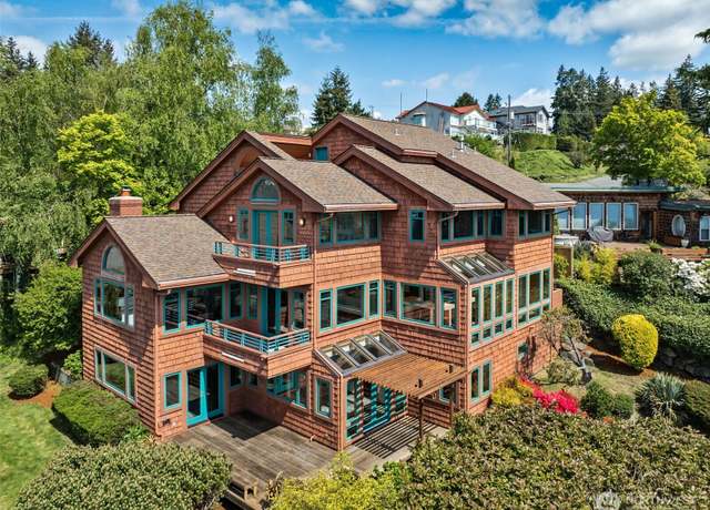 Property at 2635 SW 120th St, Burien, WA 98146, 4 beds, 3.5 baths