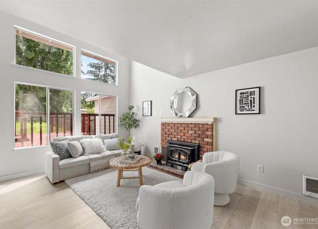 Property at 4302 155th St SW Unit A & B, Lynnwood, WA 98087, 6 beds, 5 baths