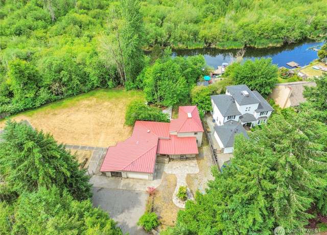 Property at 7945 Lorna Dr SE, Lacey, WA 98503, 3 beds, 2.5 baths