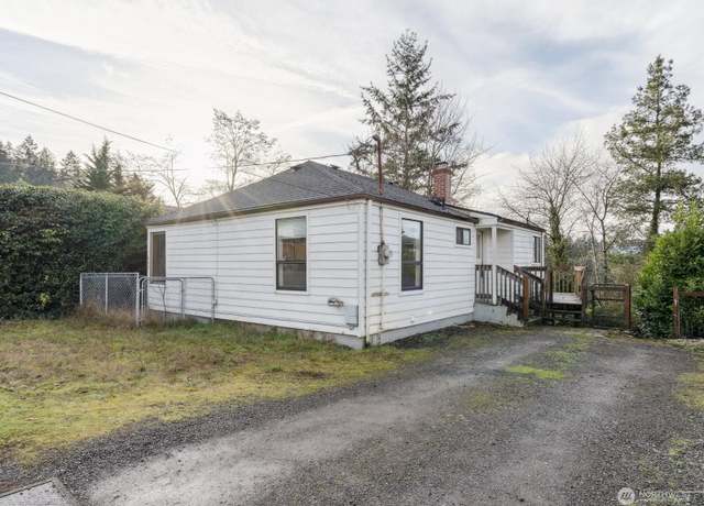 Property at 637 N Summit Ave, Bremerton, WA 98312, 4 beds, 1 bath