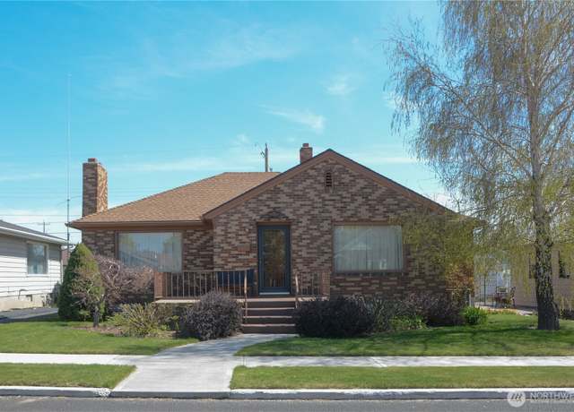 Property at 203 W 7th Ave, Ritzville, WA 99169, 3 beds, 2 baths
