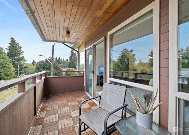 Property at 13433 Roosevelt Way N #302, Seattle, WA 98133, 2 beds, 2 baths