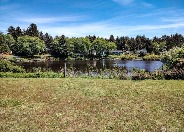 Property at 772 Cardinal Ave NE, Ocean Shores, WA 98569, 3 beds, 2 baths