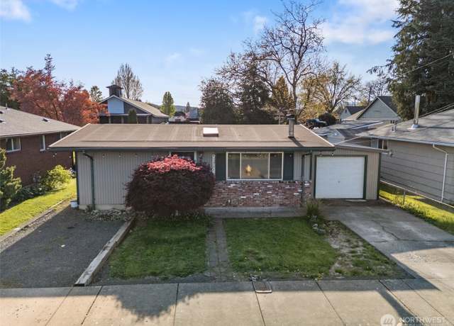 Property at 503 SE Roake Ave, Castle Rock, WA 98611, 3 beds, 1 bath
