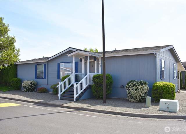 Property at 703 Pintail Ln, Longview, WA 98632, 3 beds, 2 baths