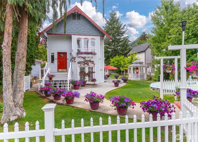 Property at 225 Prospect St, Leavenworth, WA 98826, 4 beds, 3 baths
