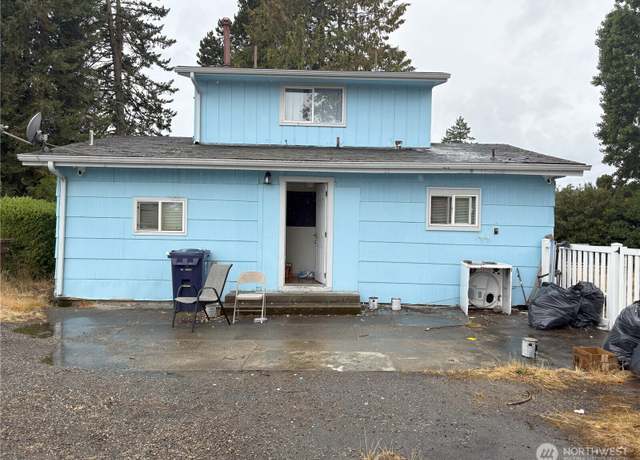 Property at 3011 S Warner St, Tacoma, WA 98409, 3 beds, 1 bath