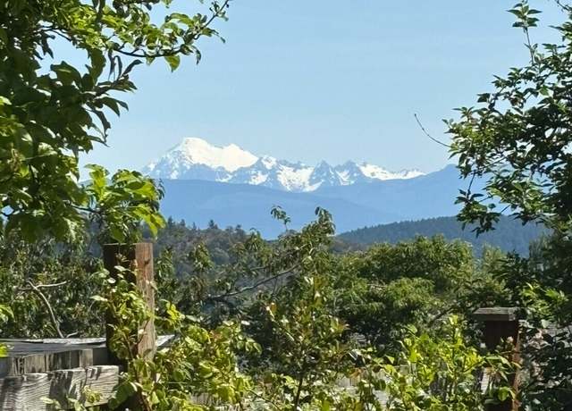 Property at 2129 H. Ave, Anacortes, WA 98221, 3 beds, 1.5 baths