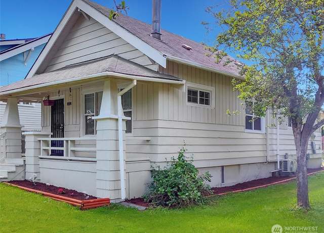 Property at 2526 S J St, Tacoma, WA 98405, 3 beds, 1 bath