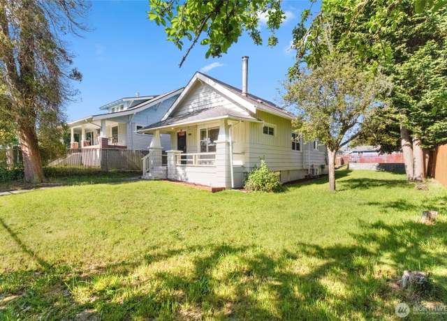 Property at 2526 S J St, Tacoma, WA 98405, 3 beds, 1 bath