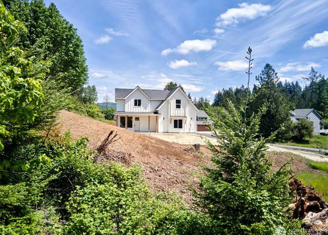 Property at 117 Witherbee Rd, Kelso, WA 98626, 3 beds, 2.5 baths