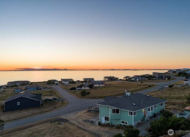 Property at 648 Hacienda Dr, Coupeville, WA 98239, 3 beds, 2.5 baths