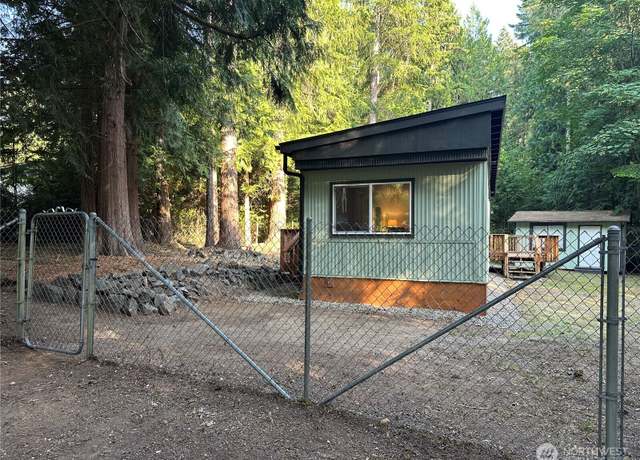 Property at 41 E Herron Pl, Shelton, WA 98584, 2 beds, 1 bath